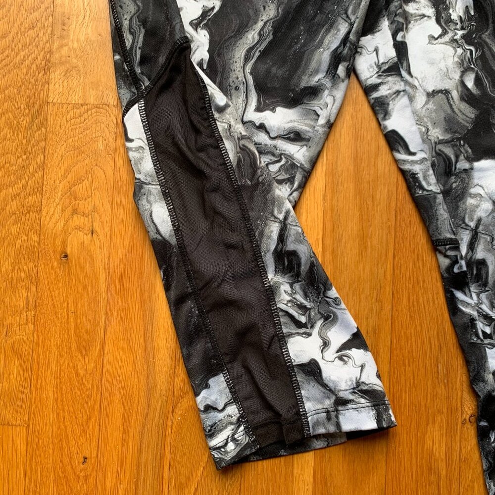 Avia Capris Black Tie Dye Leggings Womens XL - Picture 4 of 10